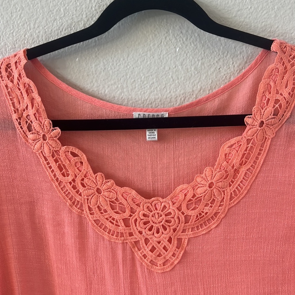 Pretty coral blouse. Size Xl NWOT - Picture 3 of 5